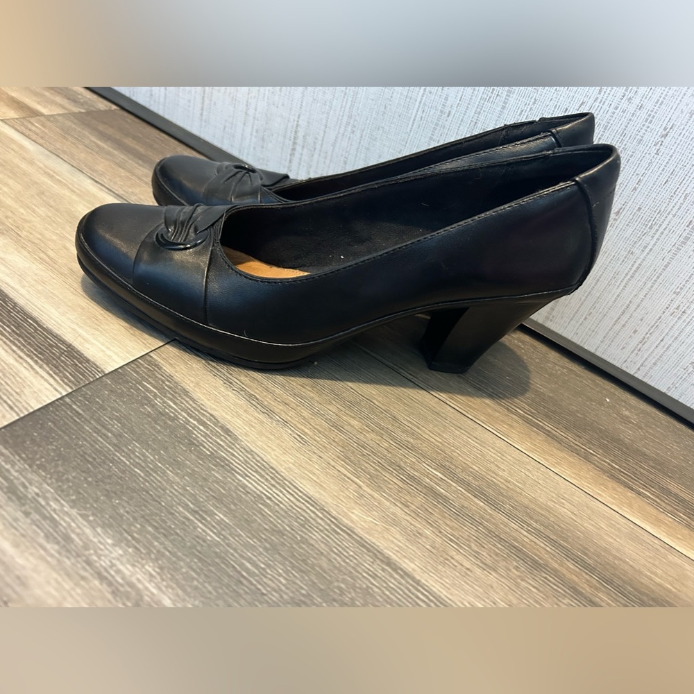Clark’s‎ Artisan Black Formal Heel with Buckle Design